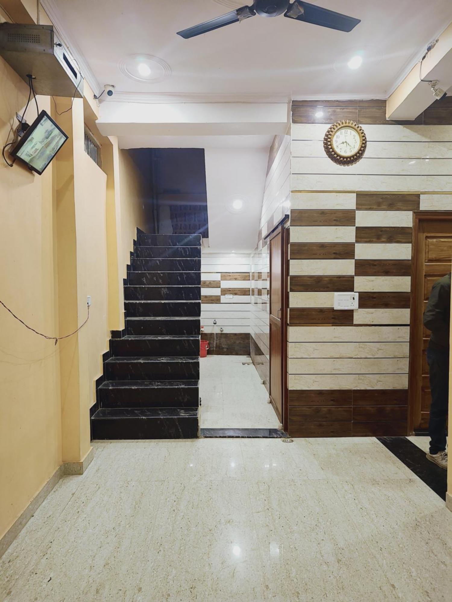 Shree Radhe Inn Near Ram Janam Bhumi Ayodhya Exterior foto